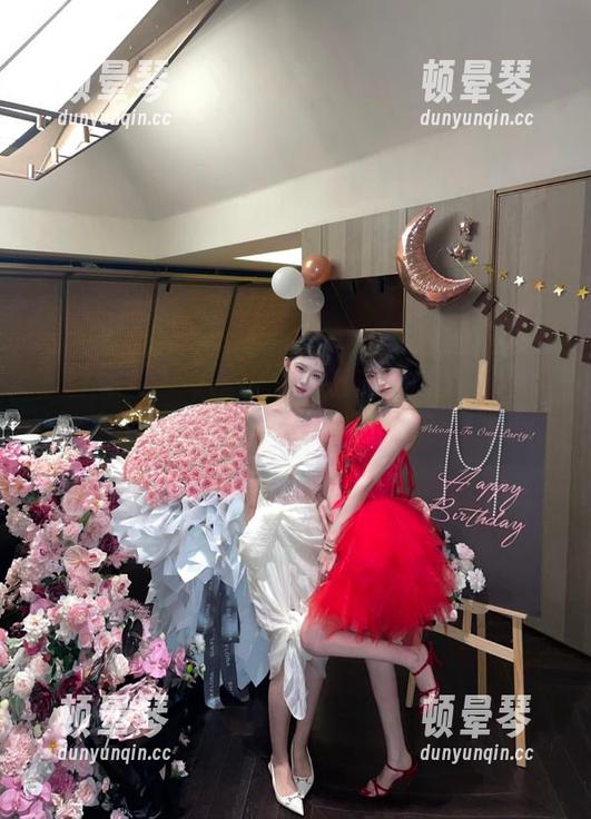 51吃瓜苹果版：黑料网让你对白色的面具有了新看法！