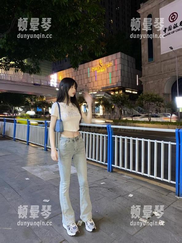 想要看看最新的八卦吗？快来51朝阳网址，瓜群众争先恐后！