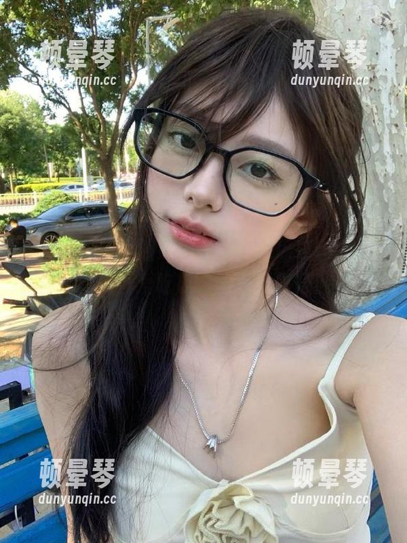 小姐妹们，免费吃瓜在52吃瓜，‘吾爱吃瓜’的幸福信号！