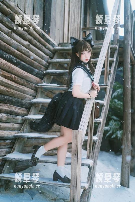 当我登录hl155.ccm，桃子和我打了个招呼，我心里默默地想：瓜太甜了，心有点方！