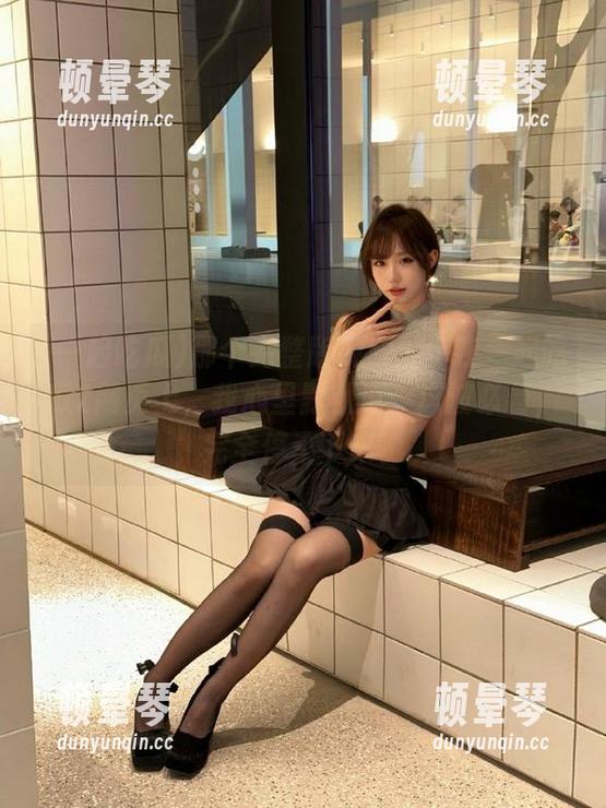 那个完整版视频显示在一起吃瓜2网页上，我心里默默道：这波必看，完全停不下来。