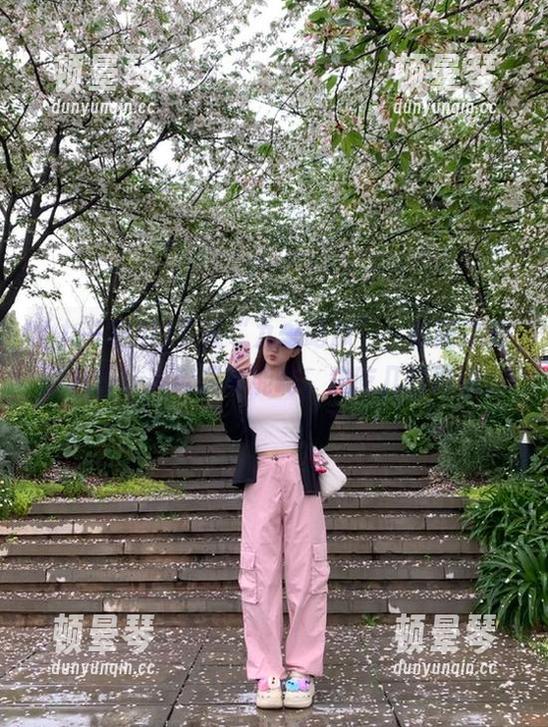 九一吃瓜 下载“九一吃瓜”,朝阳这里的八卦让人欲罢不能啊,先吃几口再说。