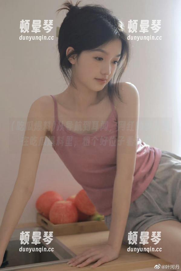 从导航到耳闻，网红的事儿都在吃瓜爆料里，租个好位子看戏吧！