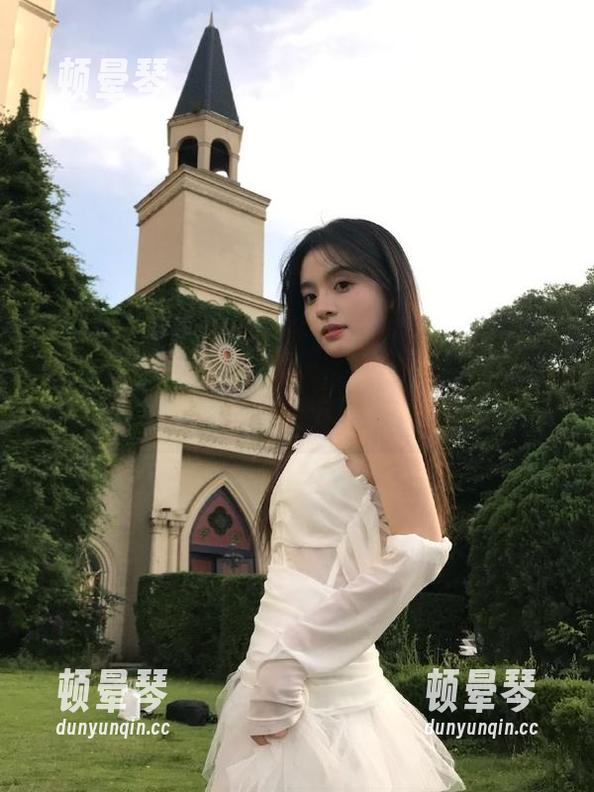 网红吃瓜爆料主题曲：既然收藏了，那就默默关注吧！