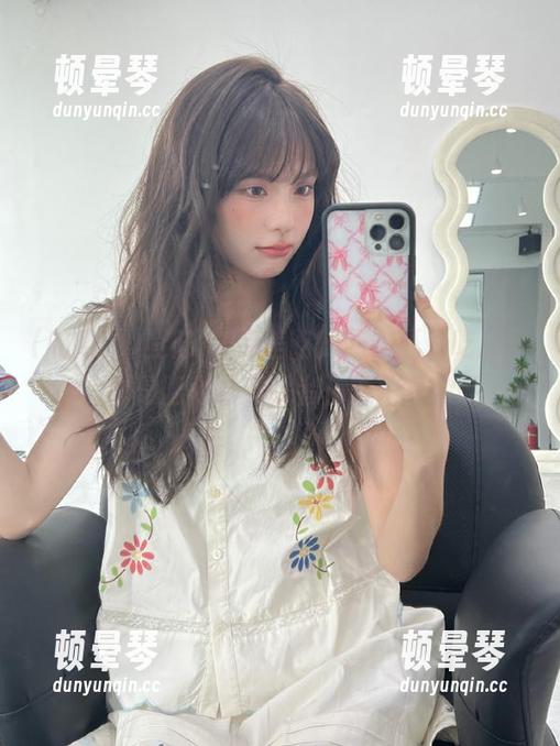 登陆51反差吃瓜网，既是吃瓜群众，也是隐秘的窥探者，心情复杂啊。
