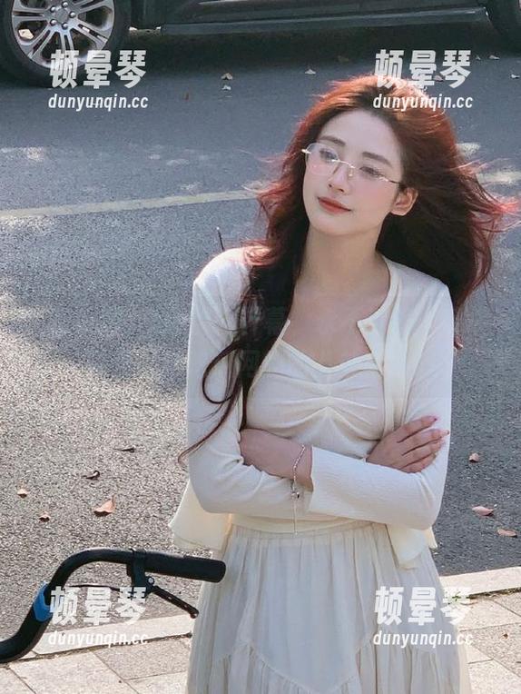 今晚群聊开幕，永不迷路，带你踩上最新吃瓜网的的八卦高速！