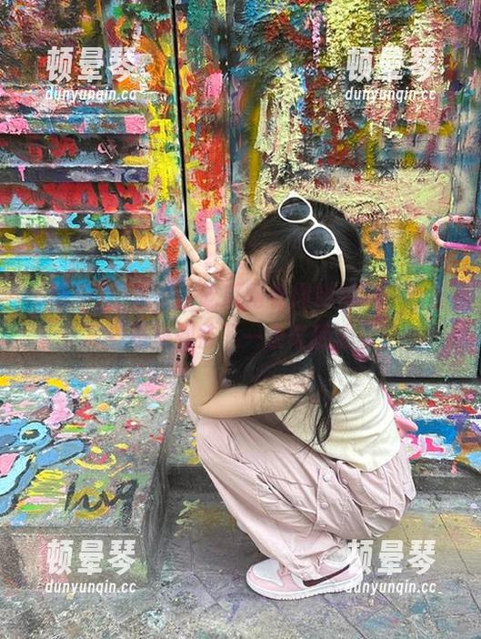 当我在吃瓜网看爆料视频，心里竟会隐隐期待下一条奇葩消息！