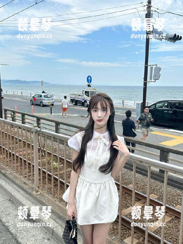 “zzztt黑料不打烊”网站：我和它之间只差一杯奶茶的距离。