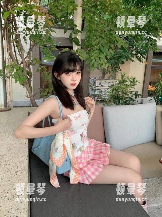 网址里的黑料真不少，黑料吃瓜网成了网红们不为人知的‘照妖镜’！